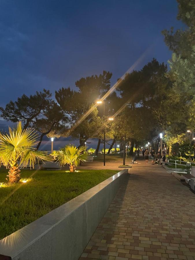 Hotel Chaika Kobuleti Exteriér fotografie